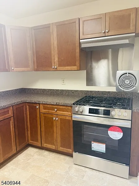 2 bed, 2.5 bath, 1500 sqft, $3,325 — Photo 3