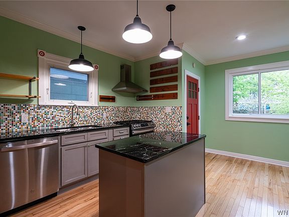 5th image of 299 W Delavan Ave