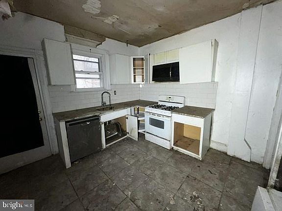 4th image of 6049 Delancey St
