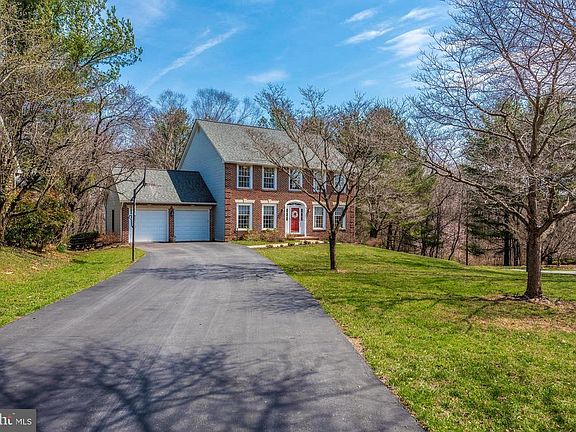 2nd image of 4463 S Meadow Ct