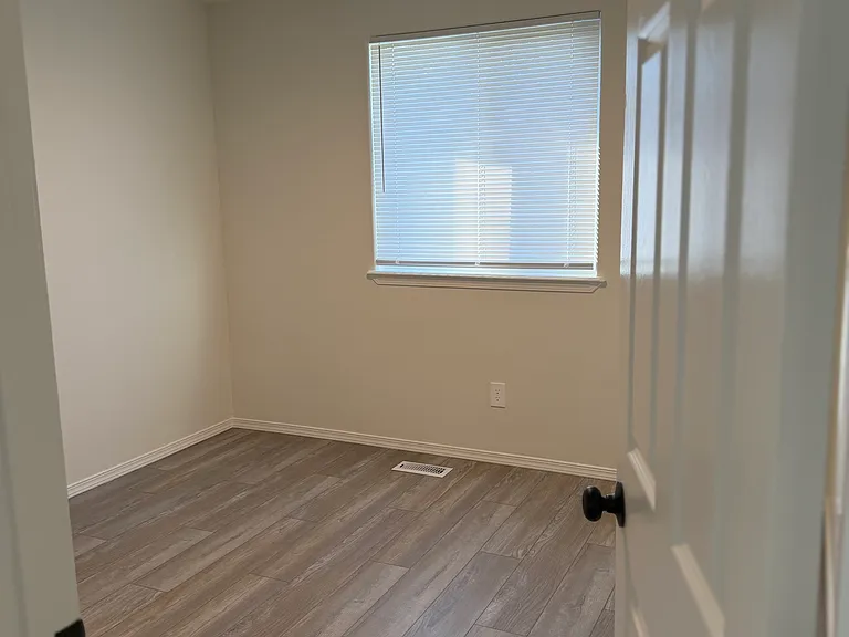 3304 E Sir Patrick Ct — Photo 31