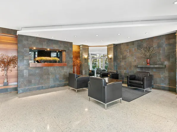 1170 Ocean Parkway image 10 of 12