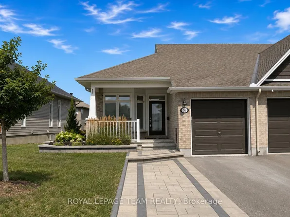 56 Kayenta St, Ottawa, ON K2S 2K7