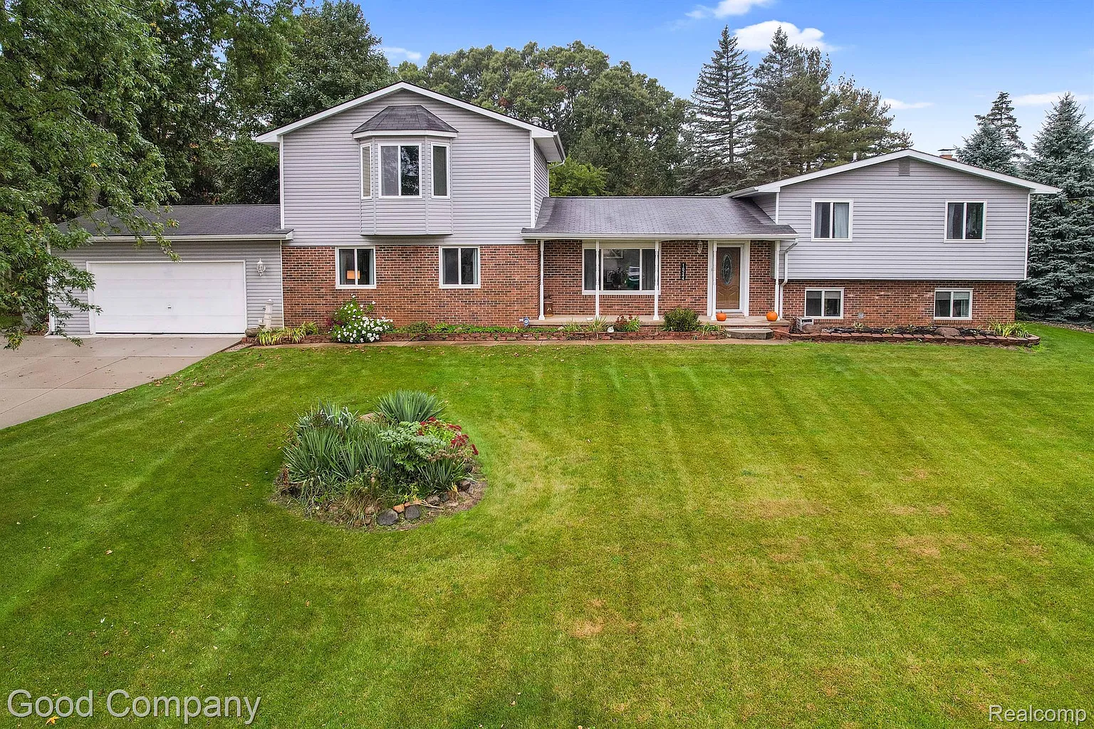 16244 Whitaker Rd photo 1