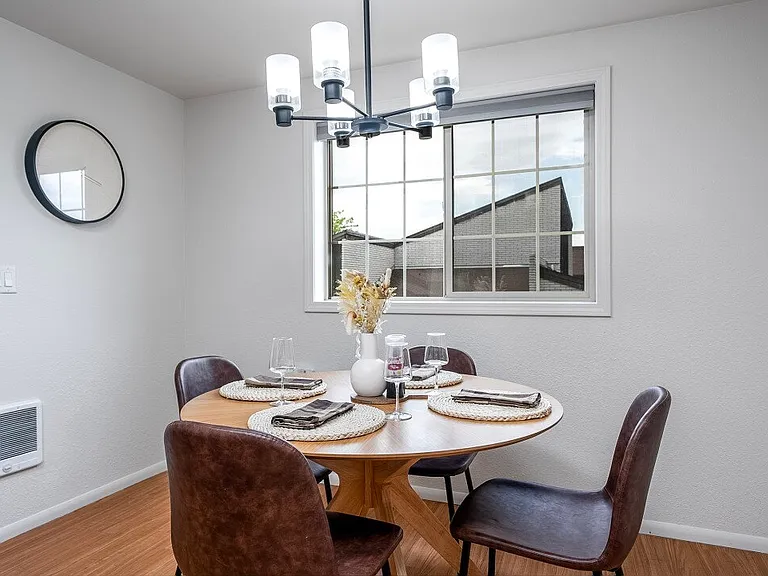 1430 3rd Ave E #3 — Photo 3