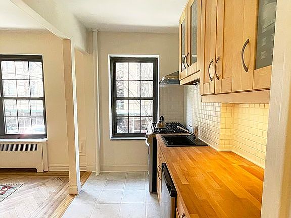 5th image of 50 Park Ter W APT 1G