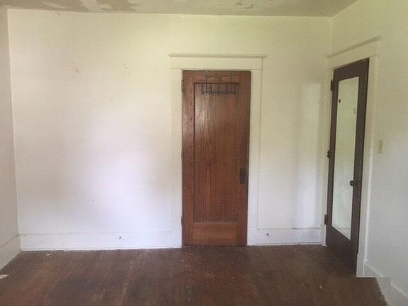 5th image of 328-330 Mistletoe Ave