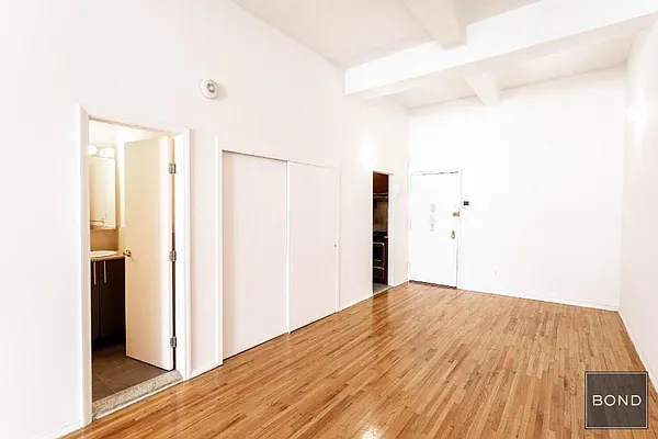 Rented by Bond New York | media 11