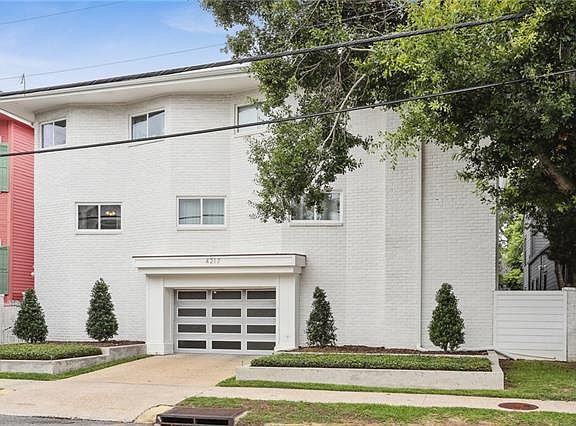 2nd image of 4217 Prytania St #303