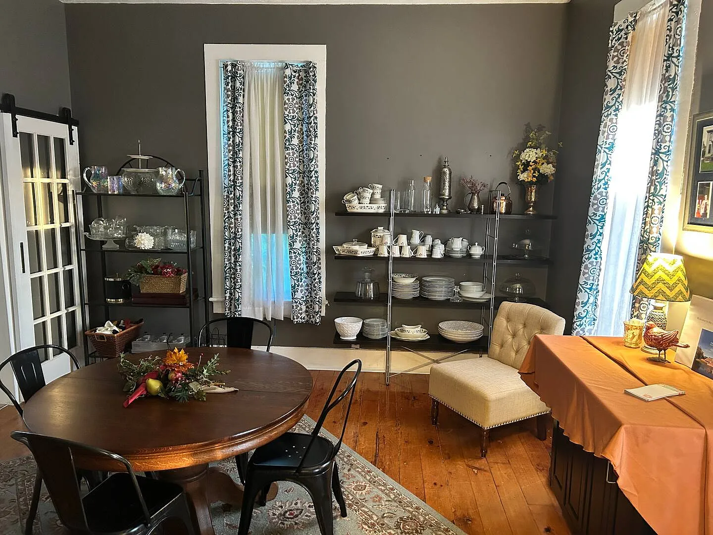 4 bed, 2600 sqft, $1,975 — Photo 3