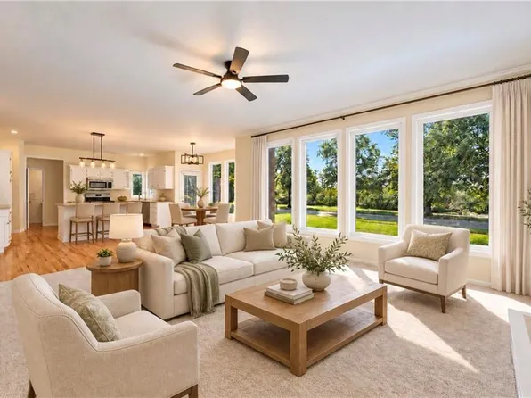 13721 Manor Rd, Leawood, KS 66224