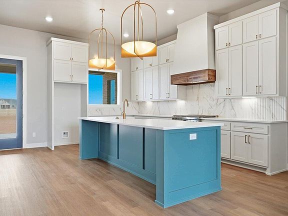 4th image of 309 Maple Dr