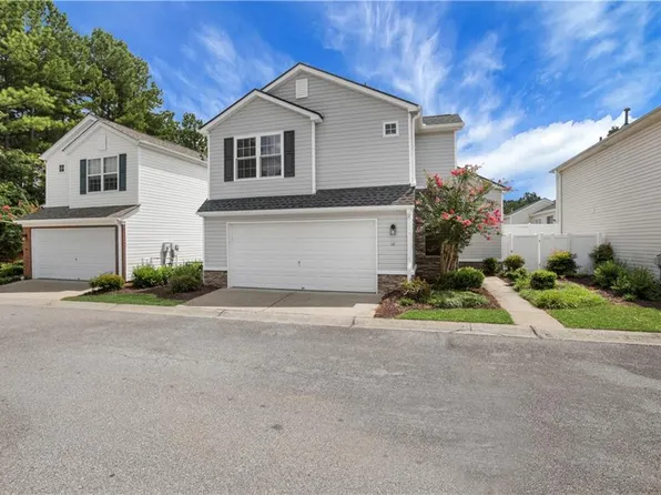 141 W Oaks Pl, Woodstock, GA 30188