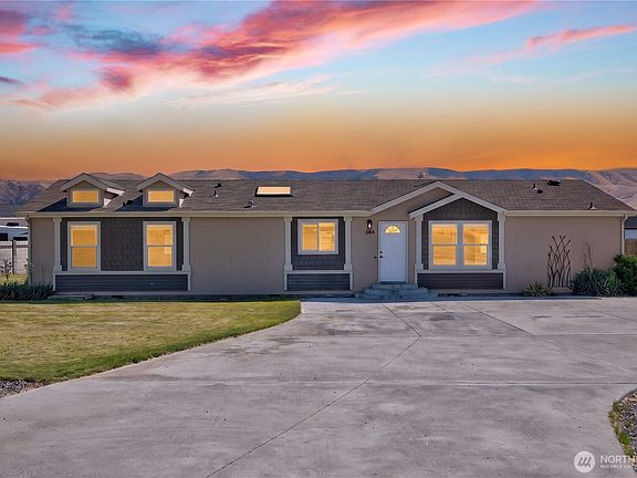 2nd image of 204 Davidson Boulevard SW