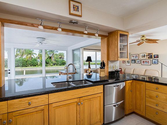 4th image of 3536 Marthas Ln