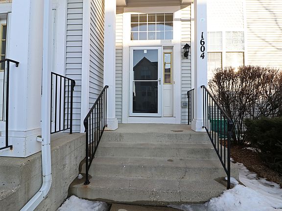3rd image of 1604 Saint Claire Ct