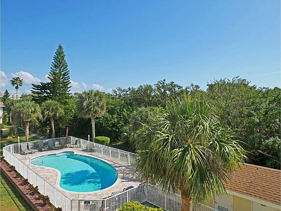 5th image of 19651 Gulf Blvd APT A11