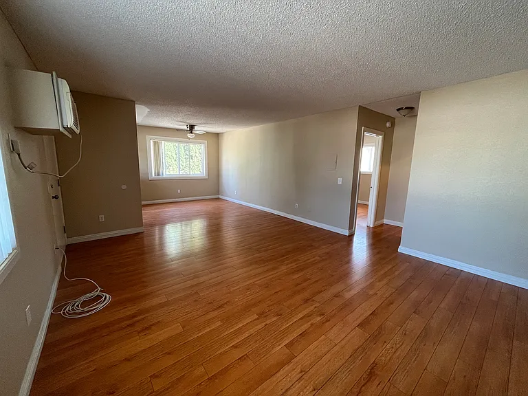 14601 W Vanowen St — Photo 12