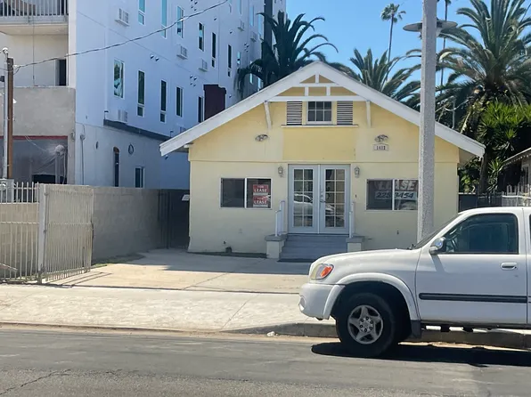 1412 W Jefferson Blvd, Los Angeles, CA 90007