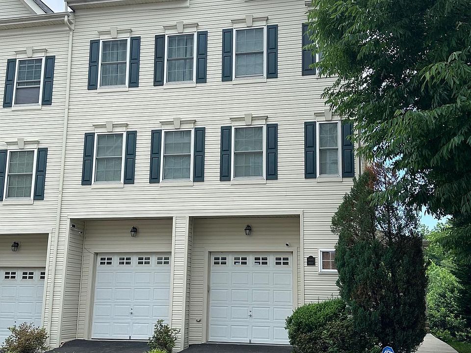 1st image of 16845 Nuttal Oak Pl