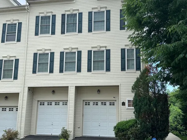 16845 Nuttal Oak Pl, Woodbridge, VA 22191