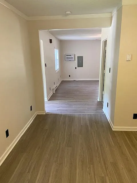 1 bed, 950 sqft, $1,300 — Photo 4