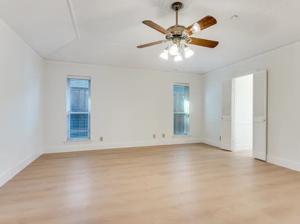 2805 Staffordshire Dr, Carrollton, TX 75007