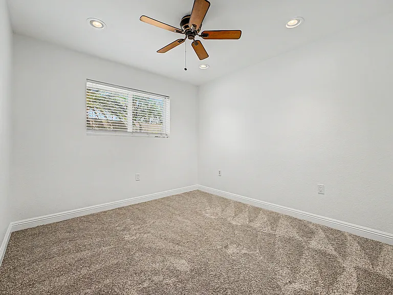 918 E Kristal Way — Photo 23