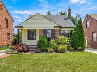 330 Devonshire St, Dearborn, MI 48124