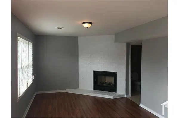 Building Photo - 204 Knightsmanor Ct