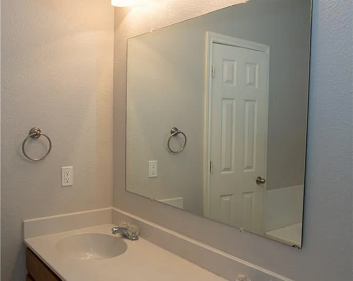 2410 S Forest Hls — Photo 15