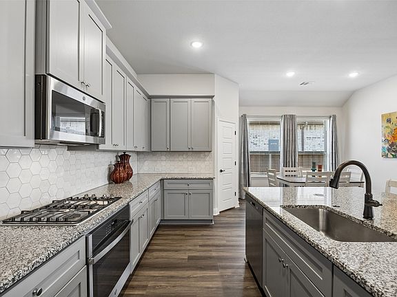 5th image of 1919 Huron Dr