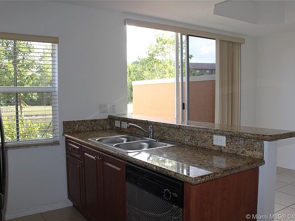 3rd image of 803 SW 143rd Ave #1902