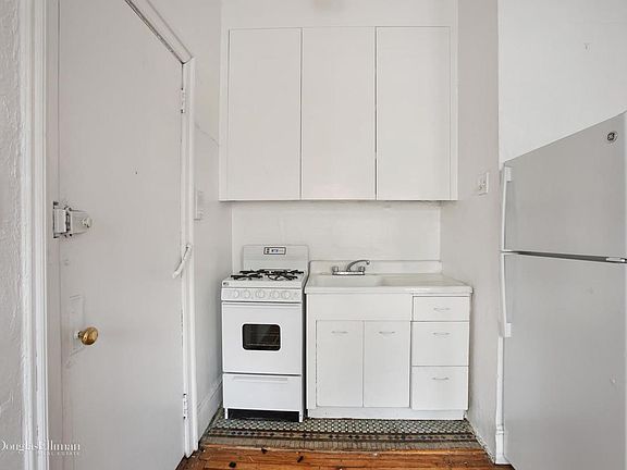 5th image of 69 Macdougal St APT 3F