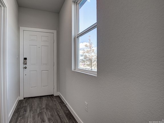 3rd image of 5718 Topaz Way