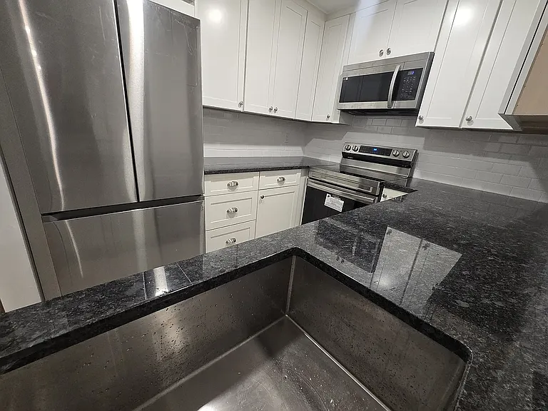 1465 E Putnam Ave #331 — Photo 5