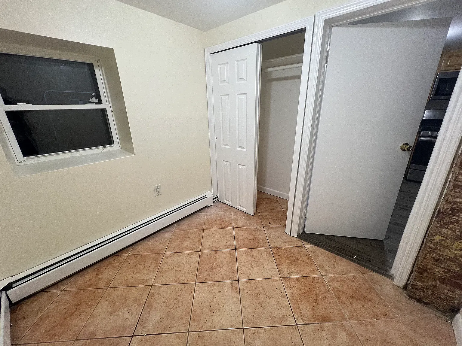 5 bed, 1800 sqft, $3,300 — Photo 4