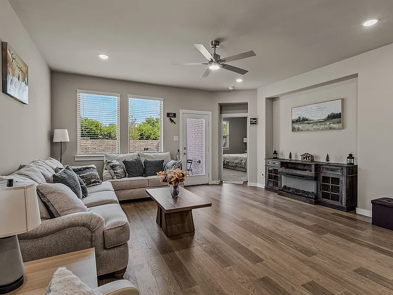 706 Melody Hill Dr — Photo 8