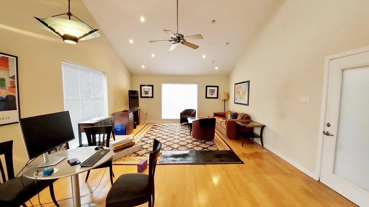 1 bed, 1.0 bath, 1000 sqft, $1,700 — Photo 3