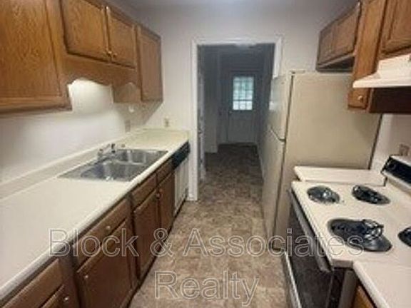 2nd image of 1325 Timberlane