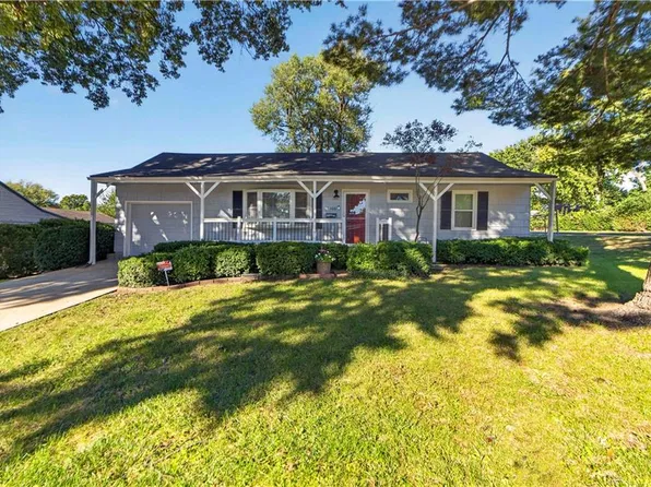 7100 Horton St, Overland Park, KS 66204