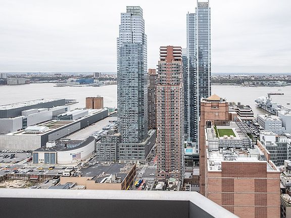 2nd image of 500 W 43rd St Ph F