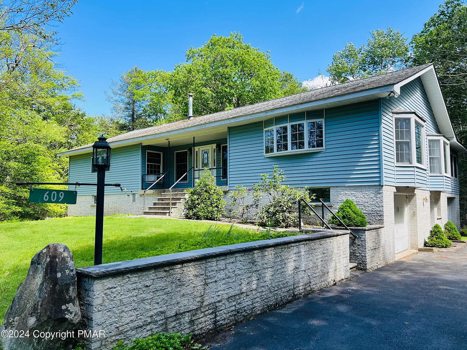 609 Quail Ln photo 1