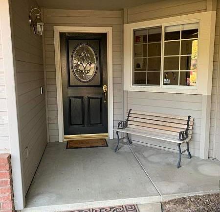 3rd image of 725 E Babcock Ct