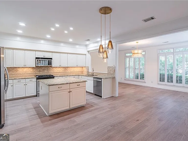 5491 Oxford Chase Way — Photo 18