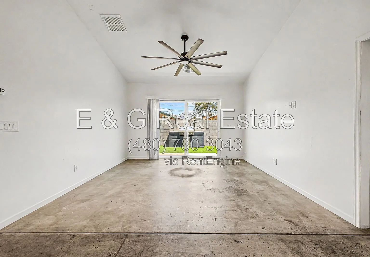2 bed, 2.0 bath, 916 sqft, $1,795 — Photo 3