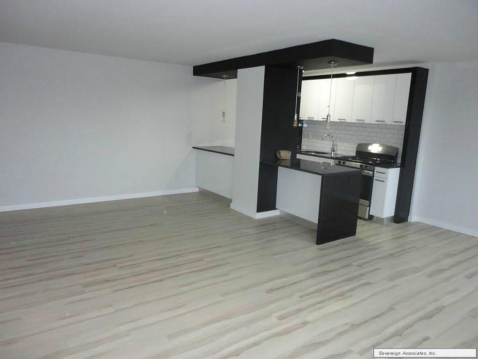 1st image of 111 Wadsworth Ave APT 21C