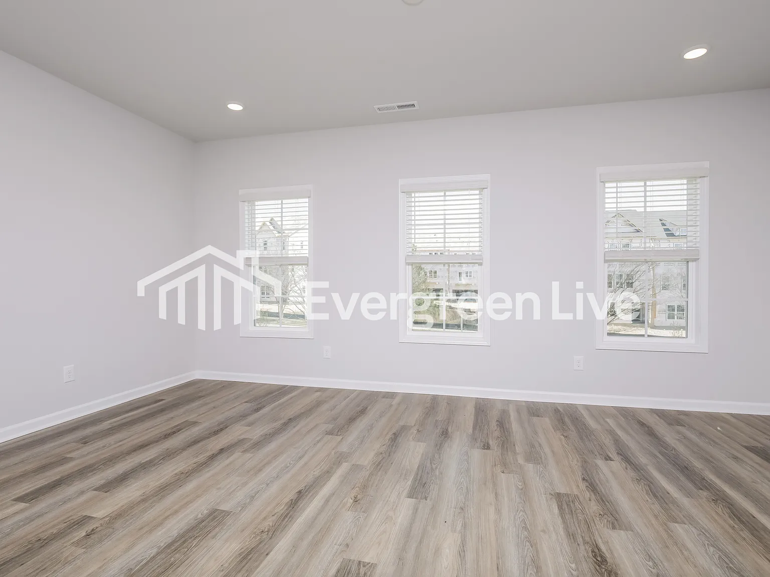 4 bed, 3.5 bath, 1820 sqft, $2,045 — Photo 3