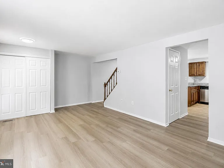 14435 Pebble Hill Ln S — Photo 7