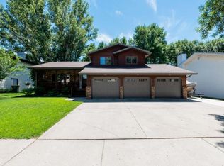 929 Senate Dr, Bismarck, ND 58501